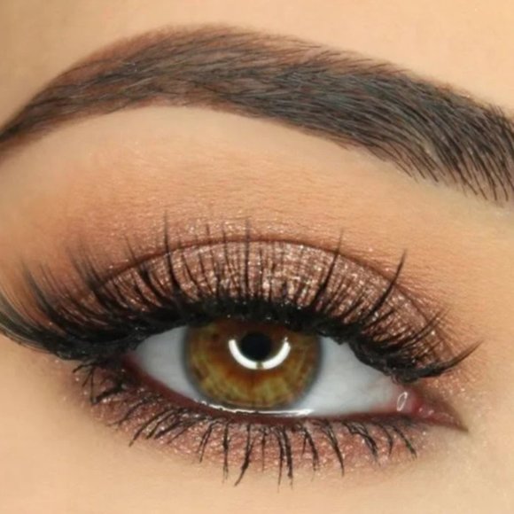 🍭3/$25🍭GIRLACTIK Metallic Sparkle Eye Shadow in GLAM - Picture 2 of 6